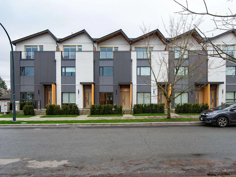 4170 Columbia Street, Vancouver, BC, V5Y 2J6 - 2