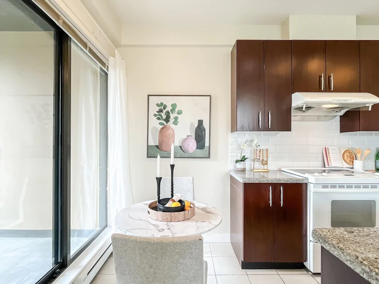 301-7368 Sandborne Avenue, Burnaby, BC, V3N 5C5 - 14