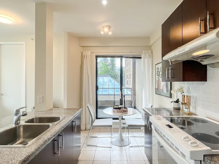 301-7368 Sandborne Avenue, Burnaby, BC, V3N 5C5 - 16