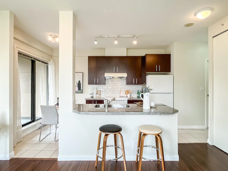 301-7368 Sandborne Avenue, Burnaby, BC, V3N 5C5 - 15