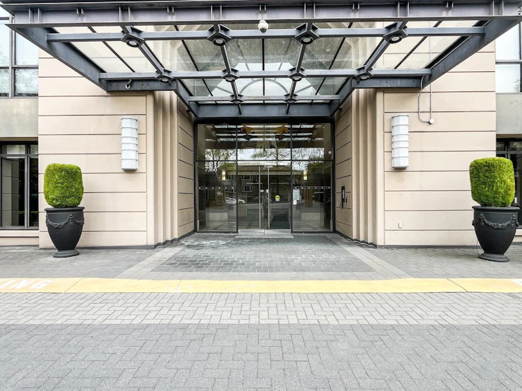 301-7368 Sandborne Avenue, Burnaby, BC, V3N 5C5 - 7