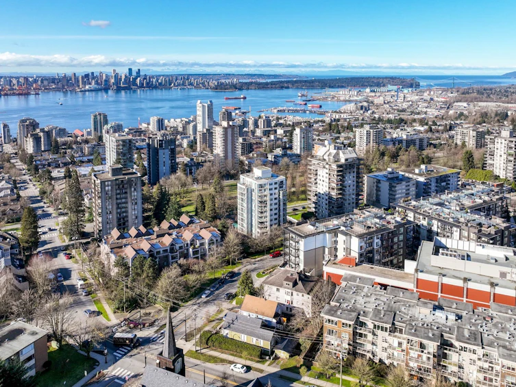 160-164 166 E 10th Street, North Vancouver, BC, V7L 2C8 - 4