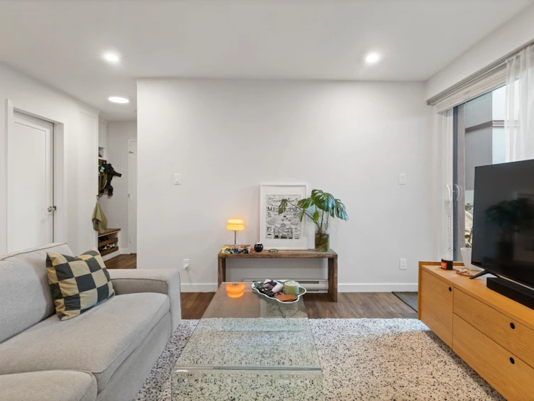 103-1649 Comox Street, Vancouver, BC, V6G 1P4 - 2