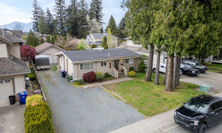 5565 Peach Road