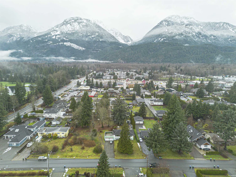 40127 Kalodon Road, Squamish, BC, V0N 1T0 - 17