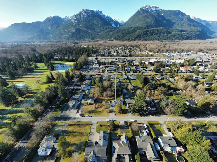 40127 Kalodon Road, Squamish, BC, V0N 1T0 - 12