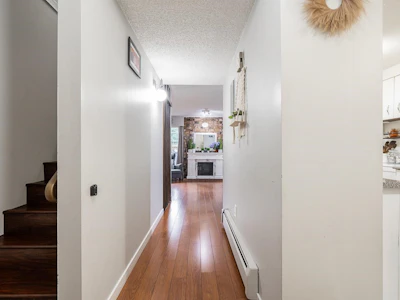 239-7447 140 Street - 5