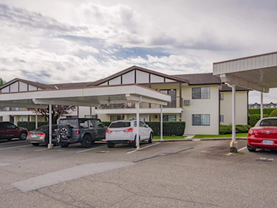 57-32718 Garibaldi Drive - 2