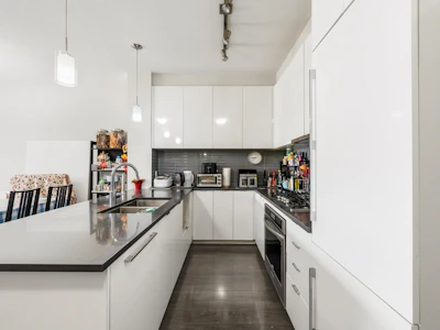 320-9311 Alexandra Road - 3