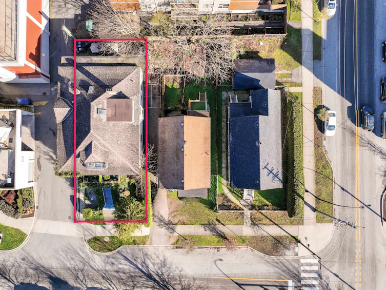 160 E 10th Street, North Vancouver, BC, V7L 2C8
