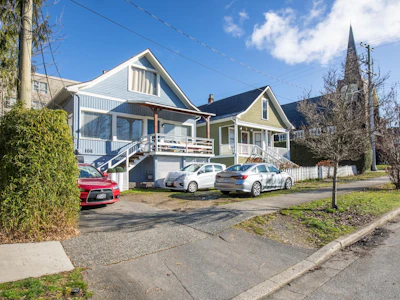 164 E 10th Street - 4