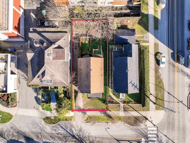 164 E 10th Street, North Vancouver, BC, V7L 2C8