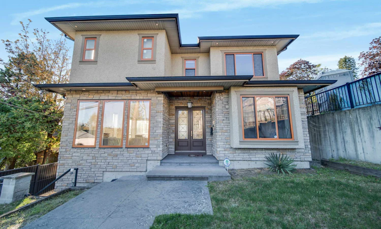 8543 Royal Oak Avenue