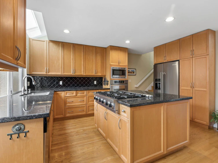 2333 Bellevue Avenue, West Vancouver, BC, V7V 1C9 - 3