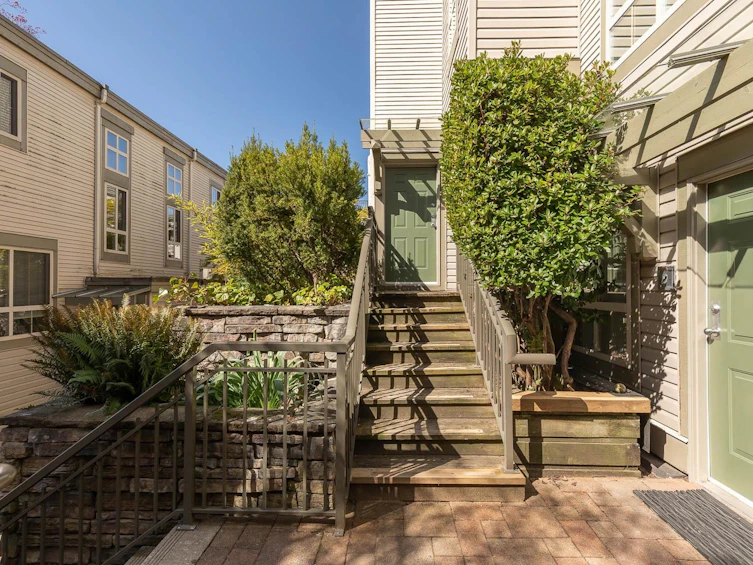 34-2375 W Broadway, Vancouver, BC, V6K 2E6 - 2