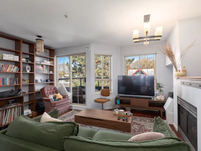 34-2375 W Broadway - 4