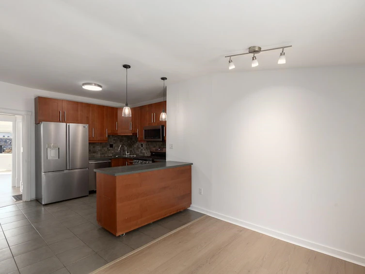 3853 Frances Street, Burnaby, BC, V5C 2P1 - 8