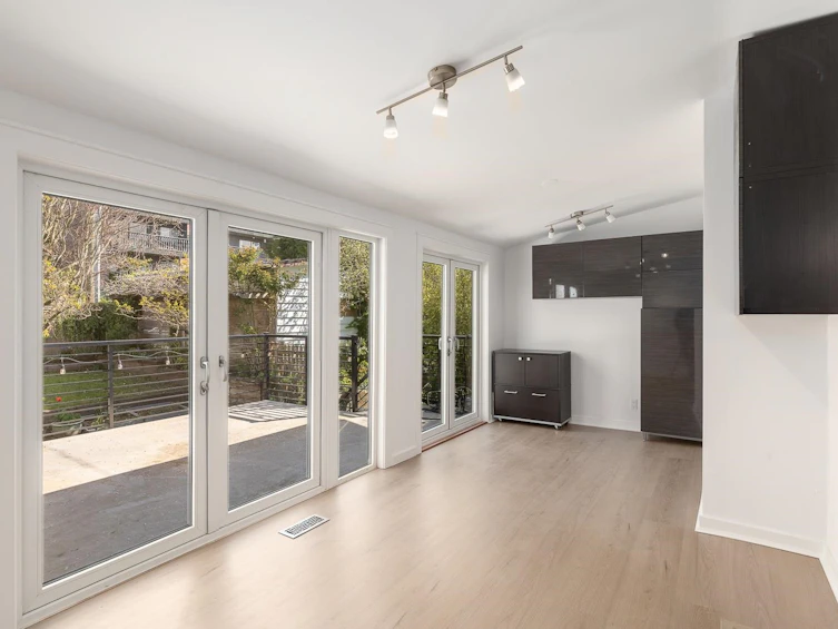 3853 Frances Street, Burnaby, BC, V5C 2P1 - 11