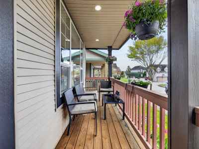 19485 66a Avenue - 2