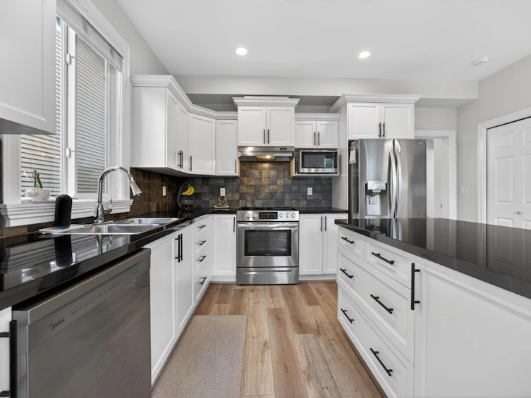 19485 66a Avenue, Surrey, BC, V4N 0C3 - 12