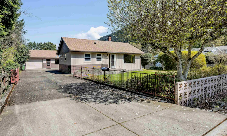 455 Pine Avenue