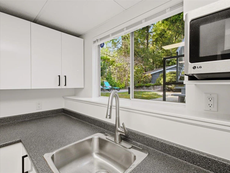 1392 Chamberlain Drive, North Vancouver, BC, V7K 1P6 - 25