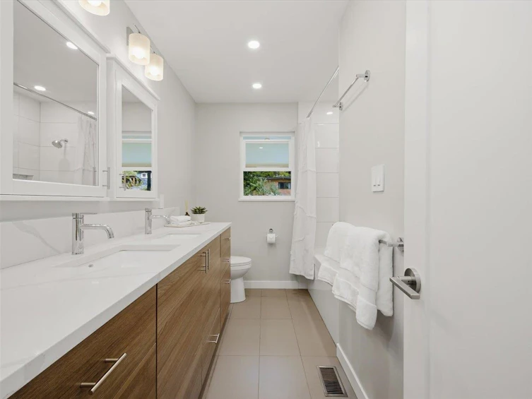 1392 Chamberlain Drive, North Vancouver, BC, V7K 1P6 - 17