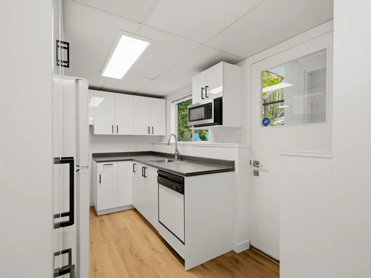1392 Chamberlain Drive, North Vancouver, BC, V7K 1P6 - 24