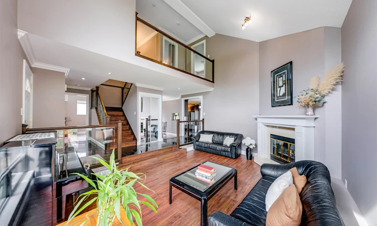 532 Riverview Crescent