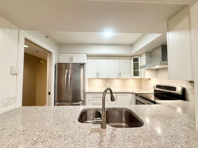 103-3189 Camosun Street - 5