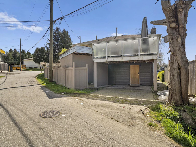 5111 Laurel Street, Burnaby, BC, V5G 1M8 - 33