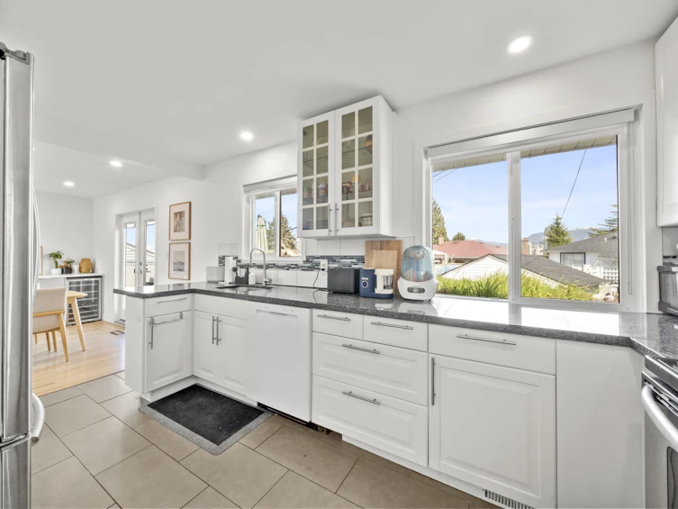 5111 Laurel Street, Burnaby, BC, V5G 1M8 - 10
