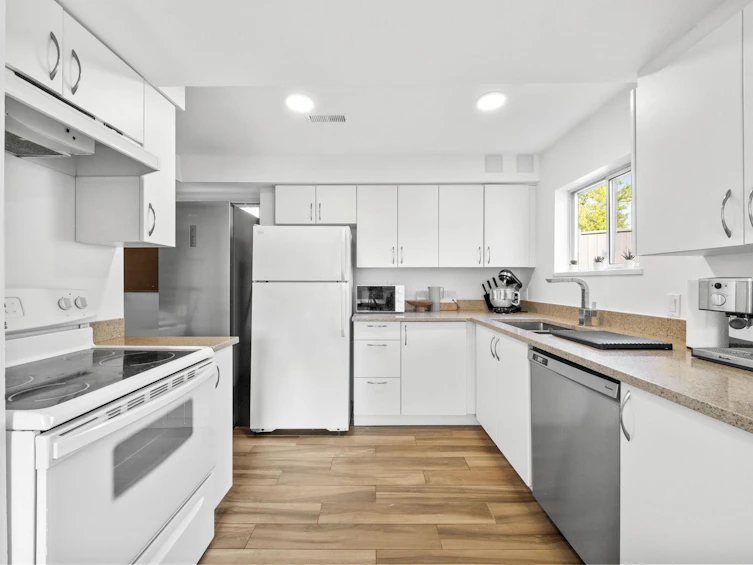 5111 Laurel Street, Burnaby, BC, V5G 1M8 - 25