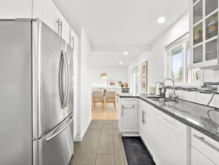 5111 Laurel Street, Burnaby, BC, V5G 1M8 - 11