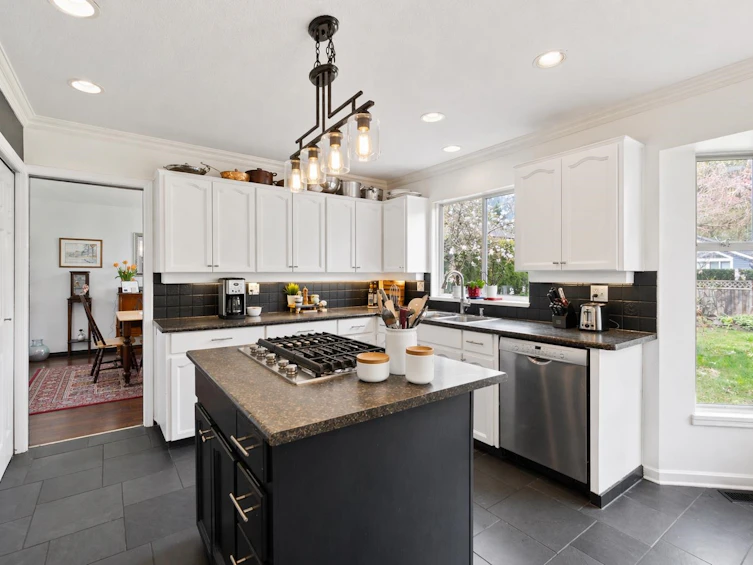 1618 Draycott Road, North Vancouver, BC, V7J 1W4 - 6