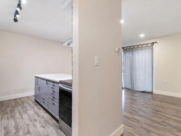 114-2250 Oxford Street, Vancouver, BC, V5L 1G1 - 12
