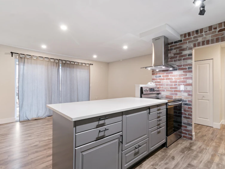 114-2250 Oxford Street, Vancouver, BC, V5L 1G1 - 4