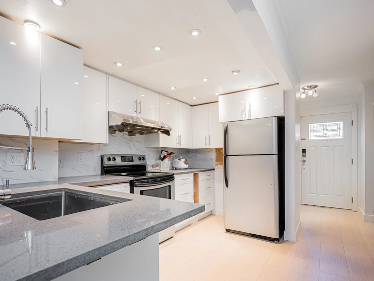 4814 Fernglen Drive, Burnaby, BC, V5G 3V7 - 5