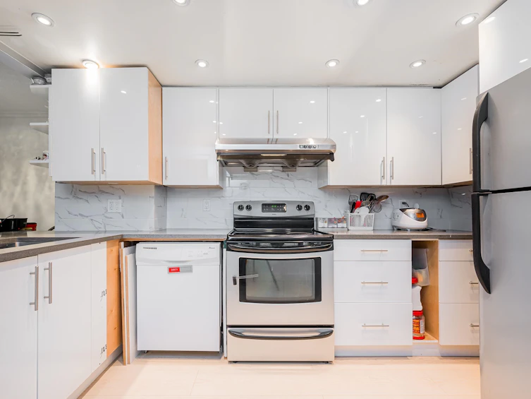 4814 Fernglen Drive, Burnaby, BC, V5G 3V7 - 6