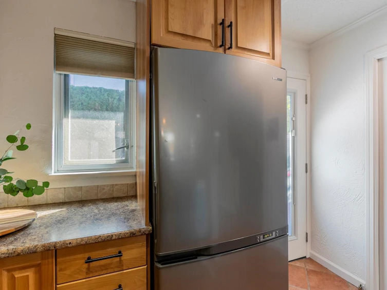 160 W 12th Street, North Vancouver, BC, V7M 1N3 - 6