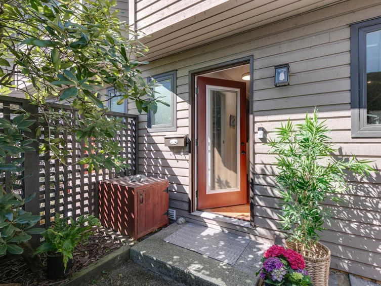 160 W 12th Street, North Vancouver, BC, V7M 1N3 - 30