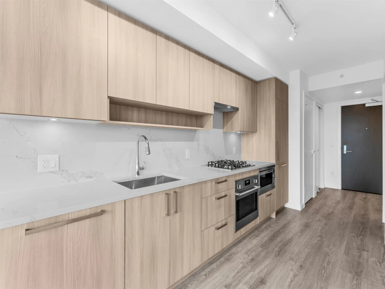 507-13350 Central Avenue, Surrey, BC, V3T 0S1 - 2