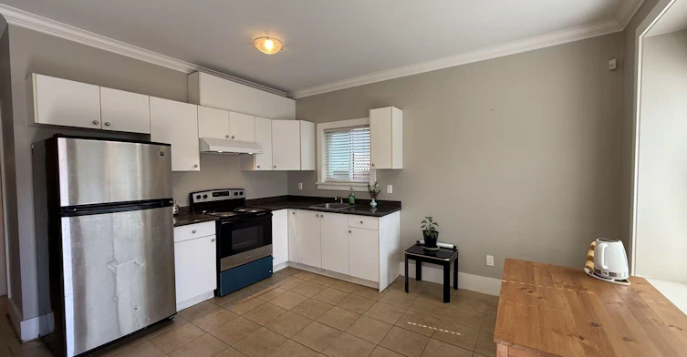 Rental Suite-74xx 18th Avenue, Burnaby, BC, V3N 1H7 - 13