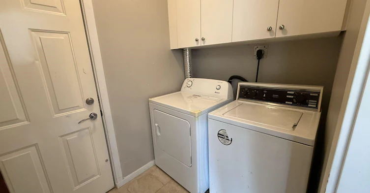 Rental Suite-74xx 18th Avenue, Burnaby, BC, V3N 1H7 - 7