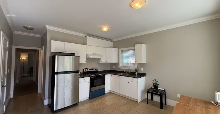 Rental Suite-74xx 18th Avenue, Burnaby, BC, V3N 1H7 - 9