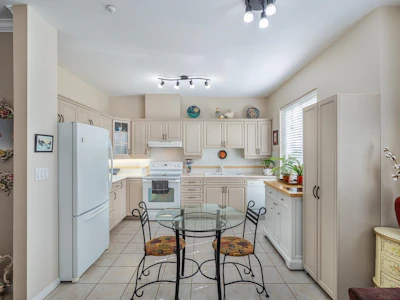 135-3098 Guildford Way - 5