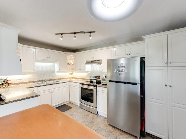 203-17740 58a Avenue, Surrey, BC, V3S 8M5 - 5