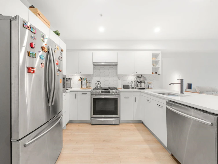 402-1519 Crown Street, North Vancouver, BC, V7J 1G6 - 14