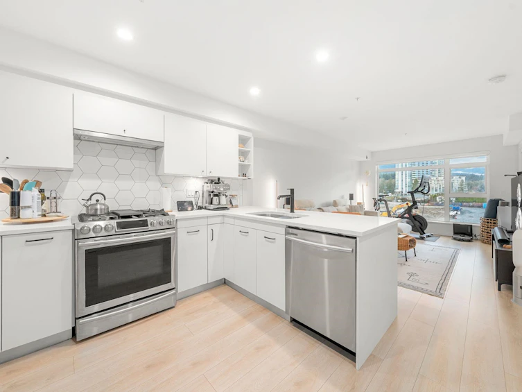 402-1519 Crown Street, North Vancouver, BC, V7J 1G6 - 8