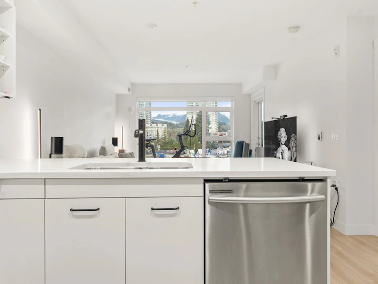 402-1519 Crown Street, North Vancouver, BC, V7J 1G6 - 7